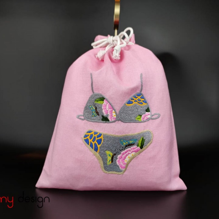 Laundry bag with butterfly pattern embroidery